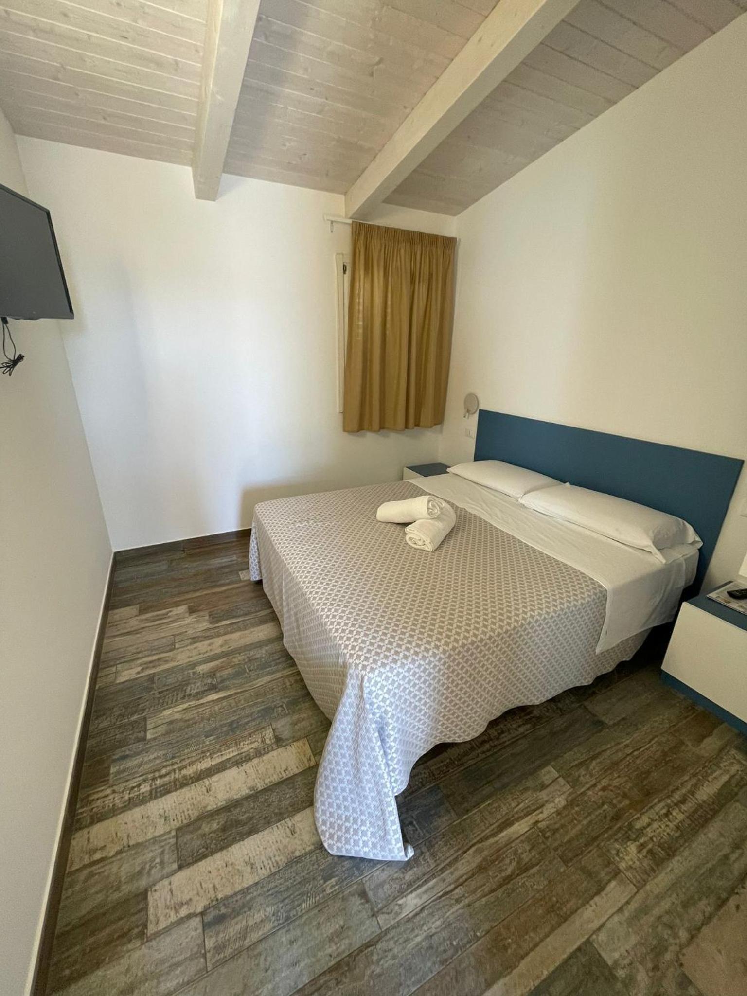 Marinella Beach Apartments - On The Beach - Private Free Parking