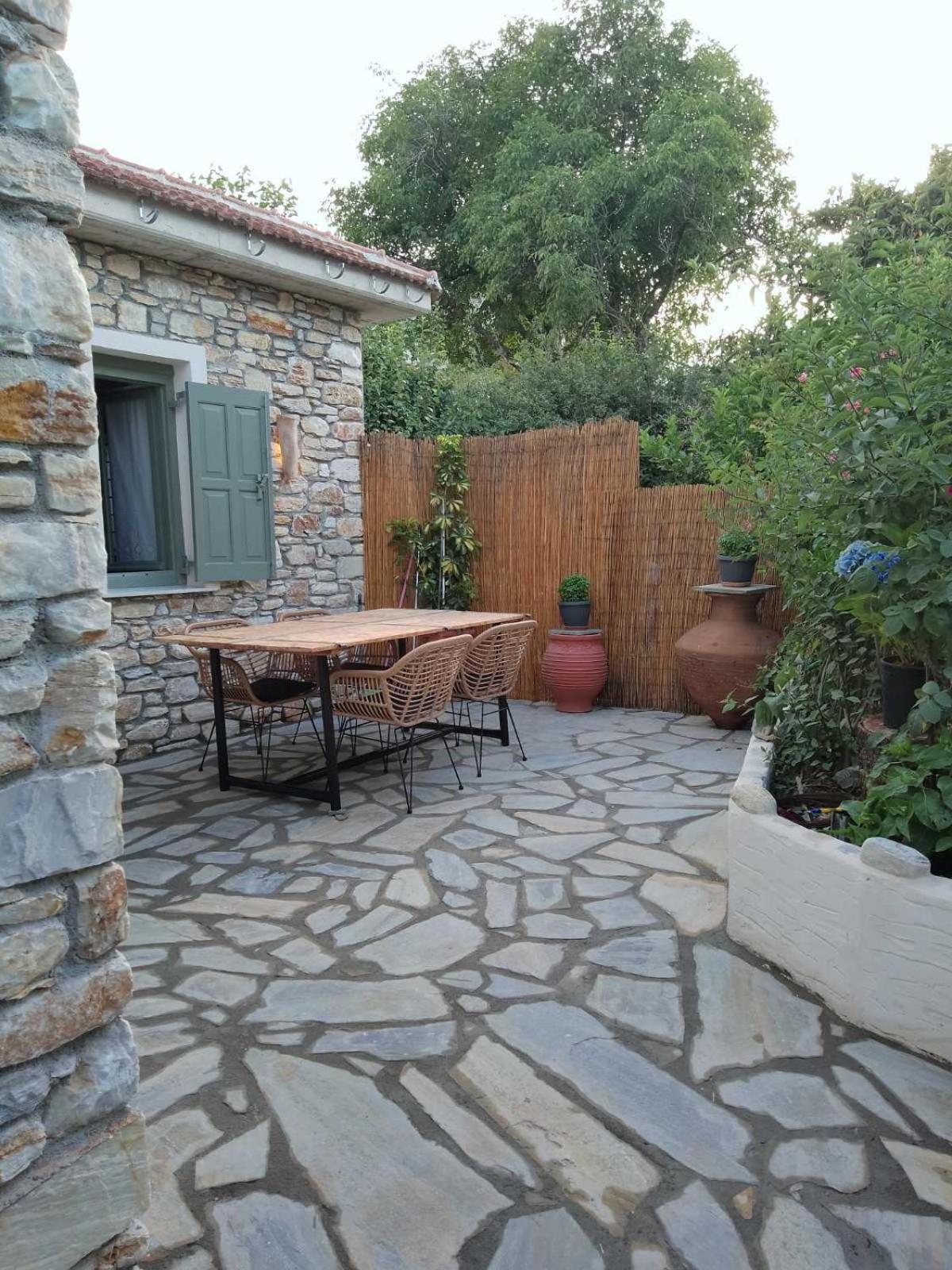 Oneiropetra Luxury House