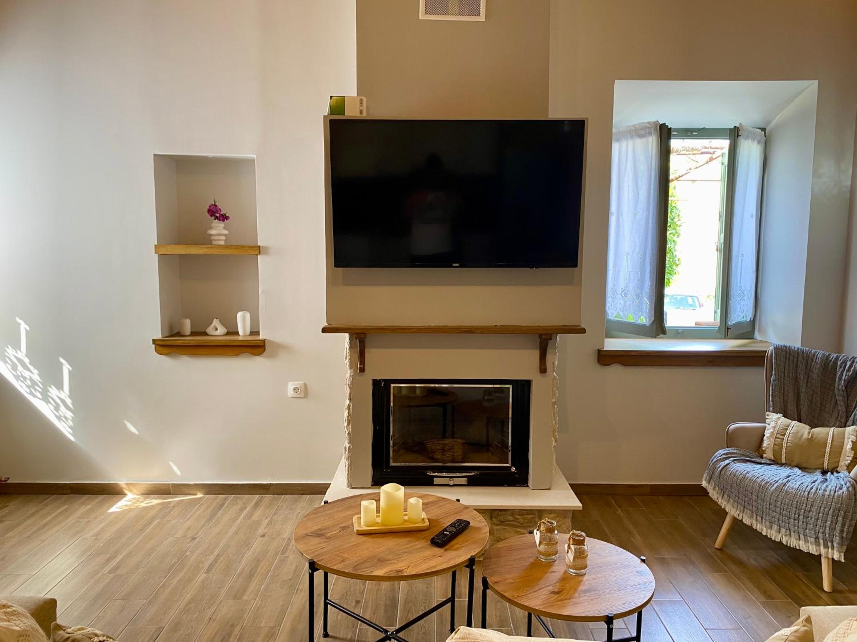 Oneiropetra Luxury House