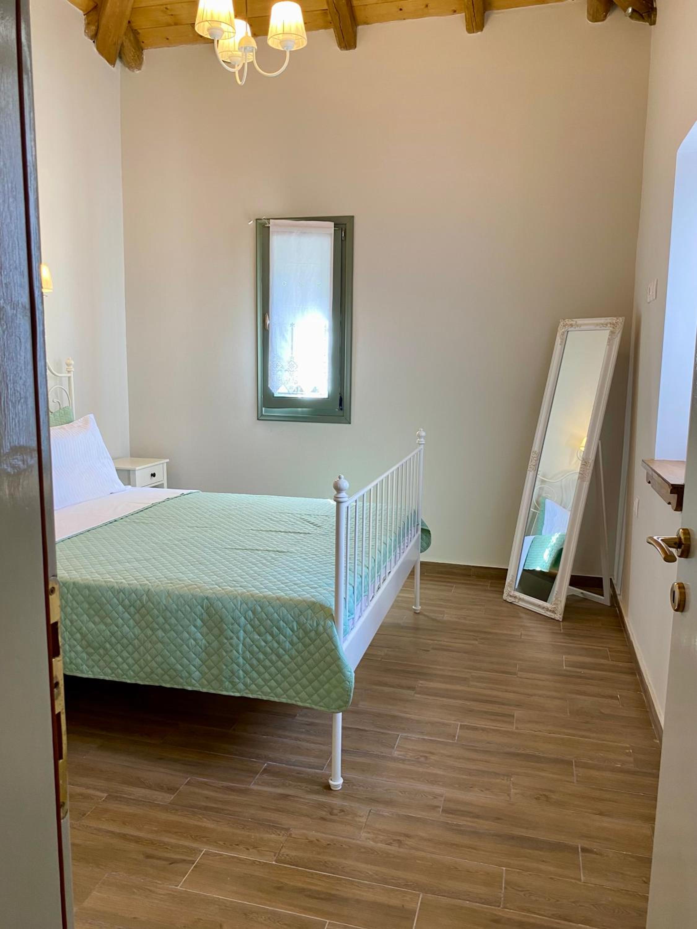 Oneiropetra Luxury House