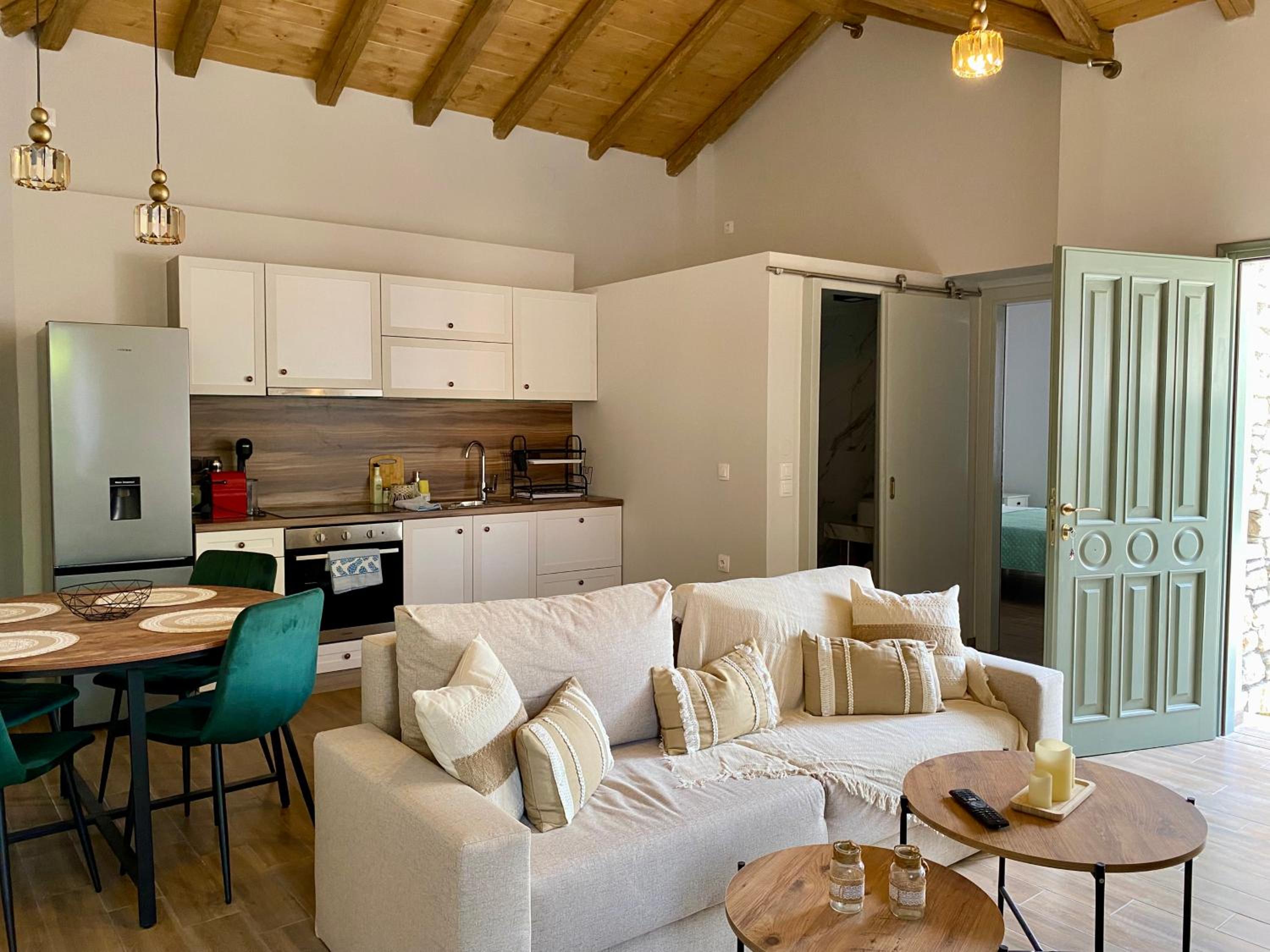Oneiropetra Luxury House