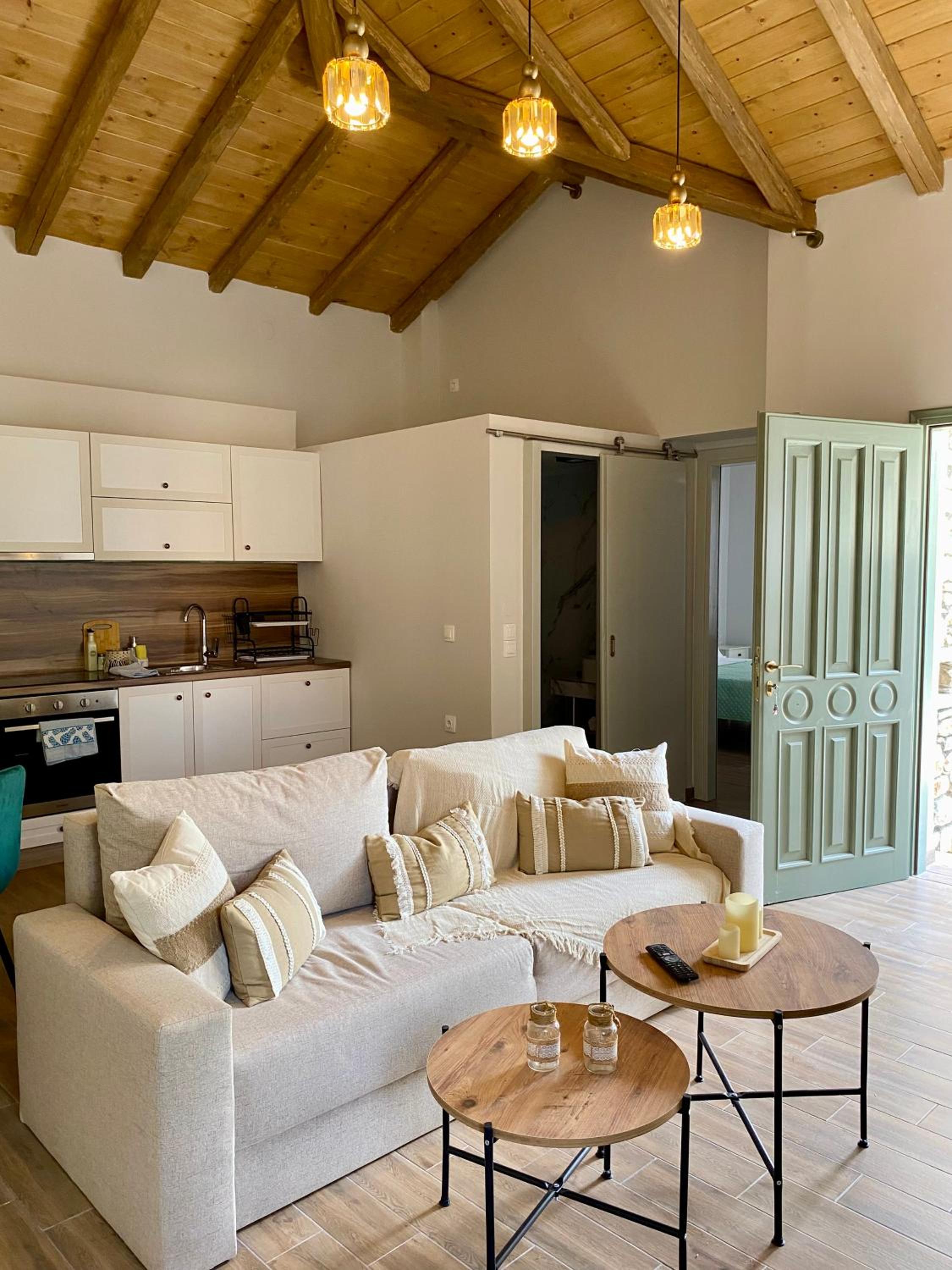 Oneiropetra Luxury House