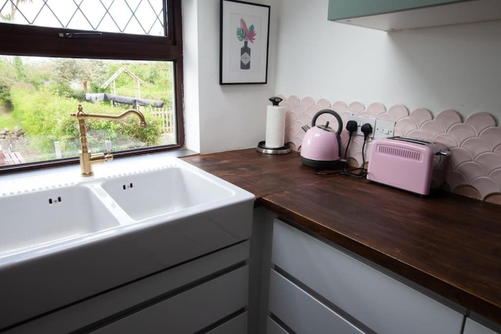 Whitehead Cottage