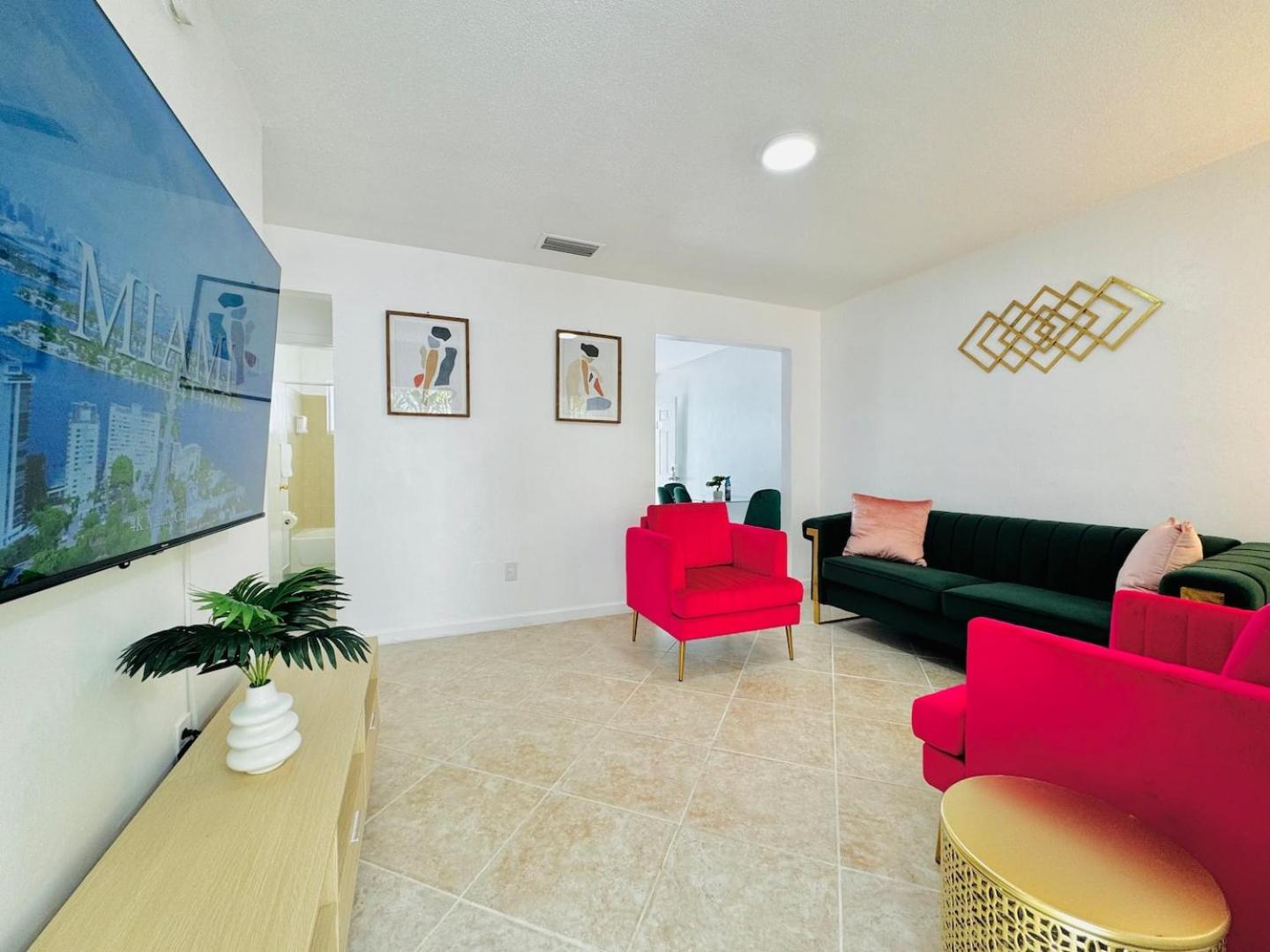 Modern 2br Miami Apt Near Downtown & Beaches