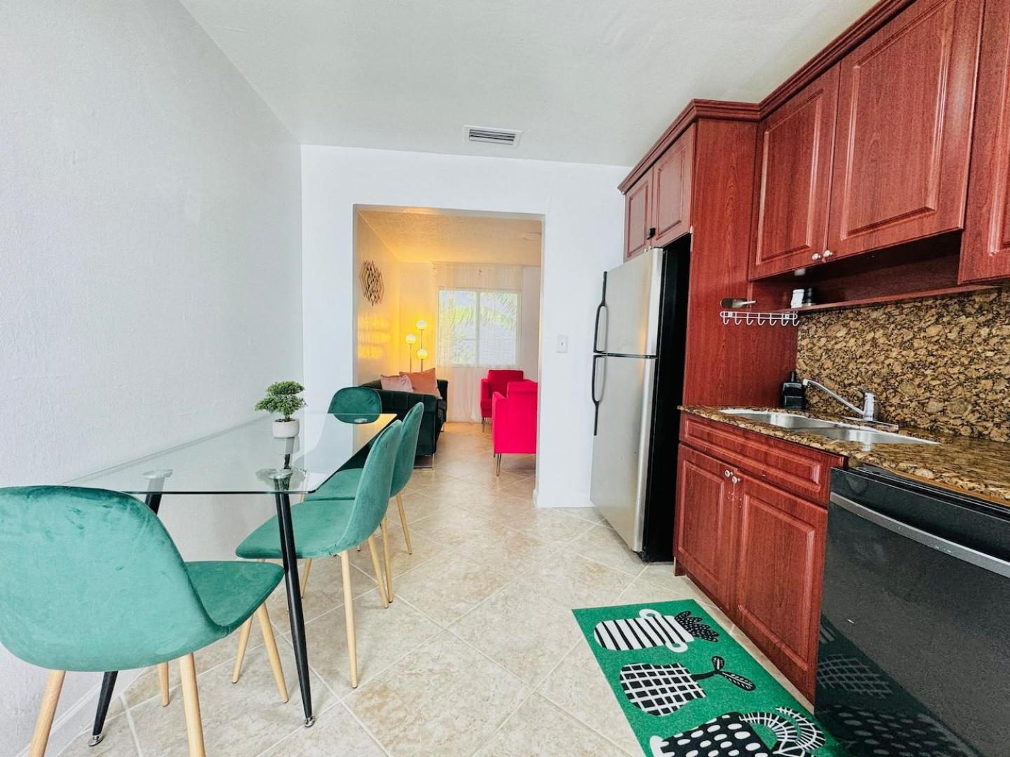 Modern 2br Miami Apt Near Downtown & Beaches