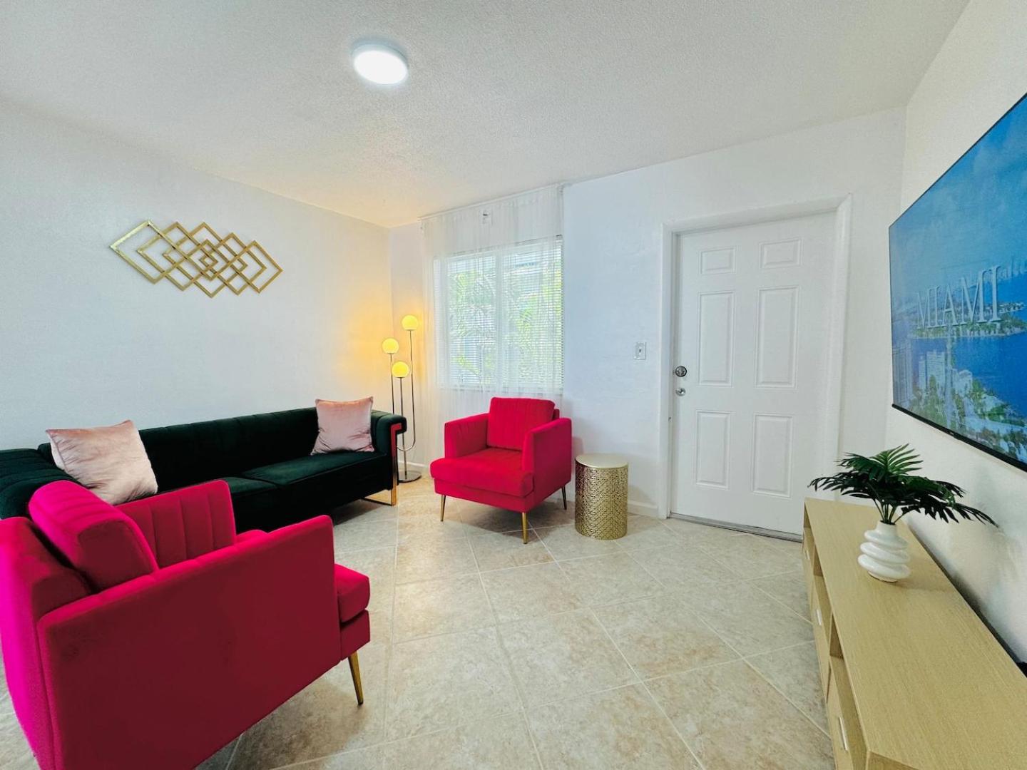 Modern 2br Miami Apt Near Downtown & Beaches