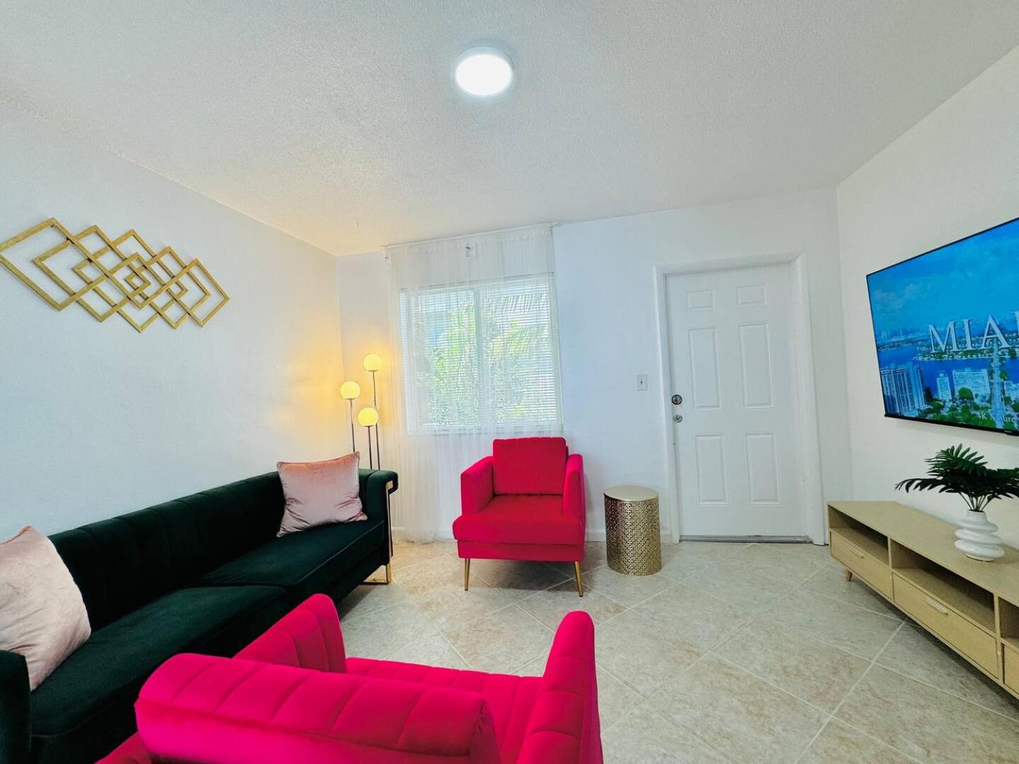 Modern 2br Miami Apt Near Downtown & Beaches