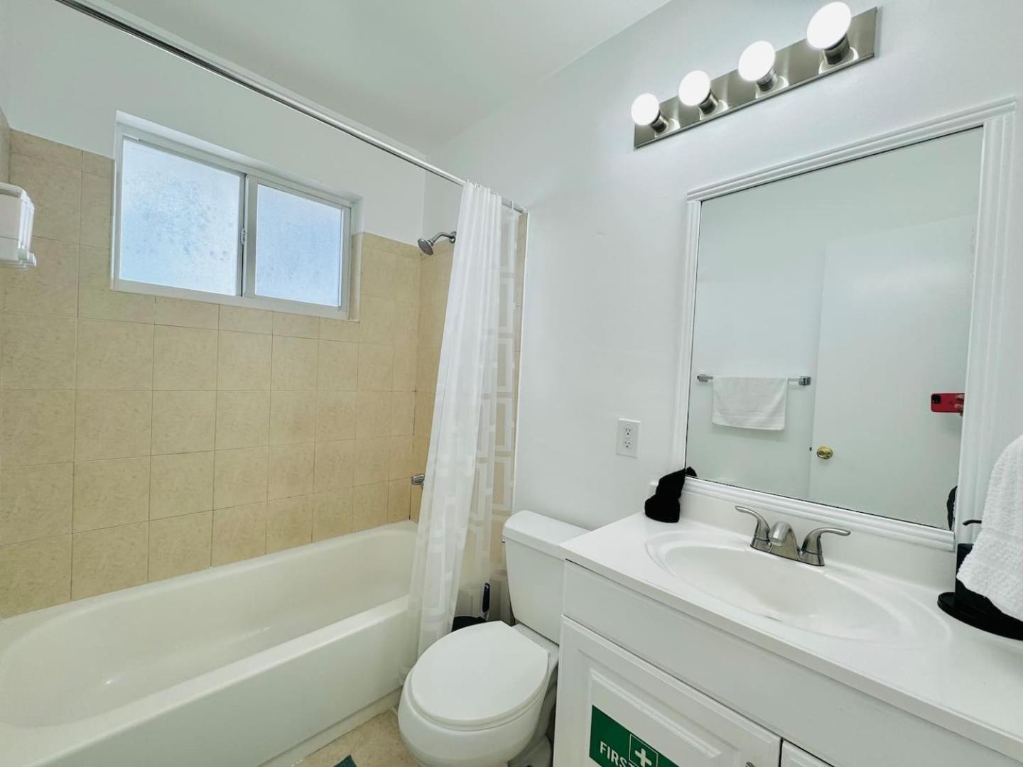 Modern 2br Miami Apt Near Downtown & Beaches