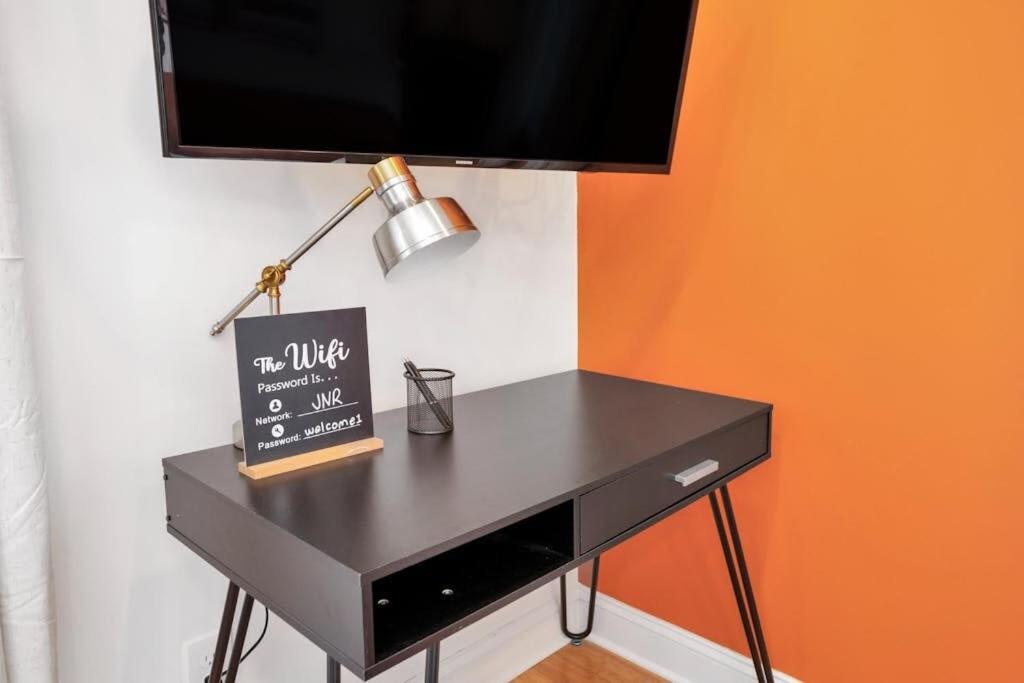 Cozy 1 BR Apt Kitchen Central Danbury view 3
