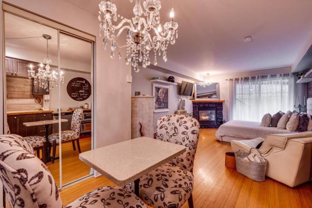 Cozy Loft in the Heart of St-Sauveur Village!