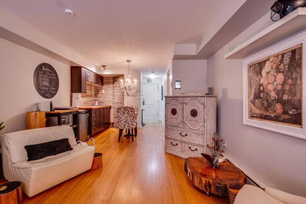 Cozy Loft in the Heart of St-Sauveur Village!