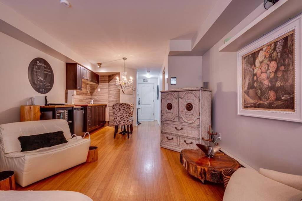 Cozy Loft in the Heart of St-Sauveur Village!