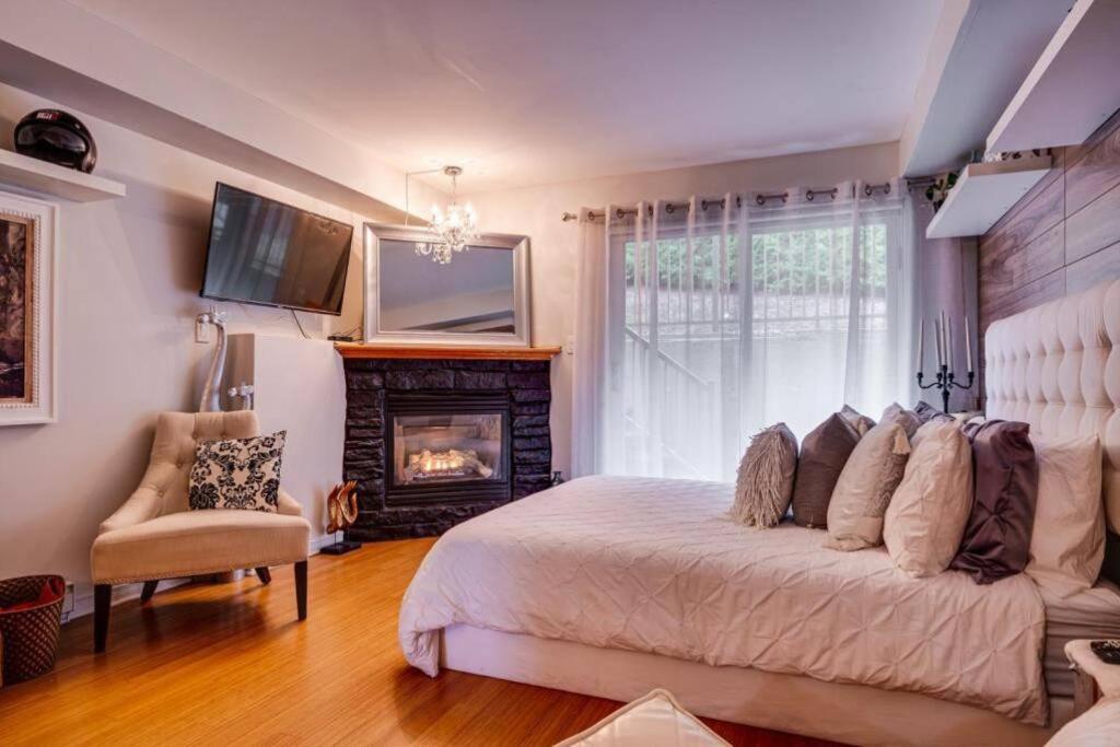 Cozy Loft in the Heart of St-Sauveur Village!