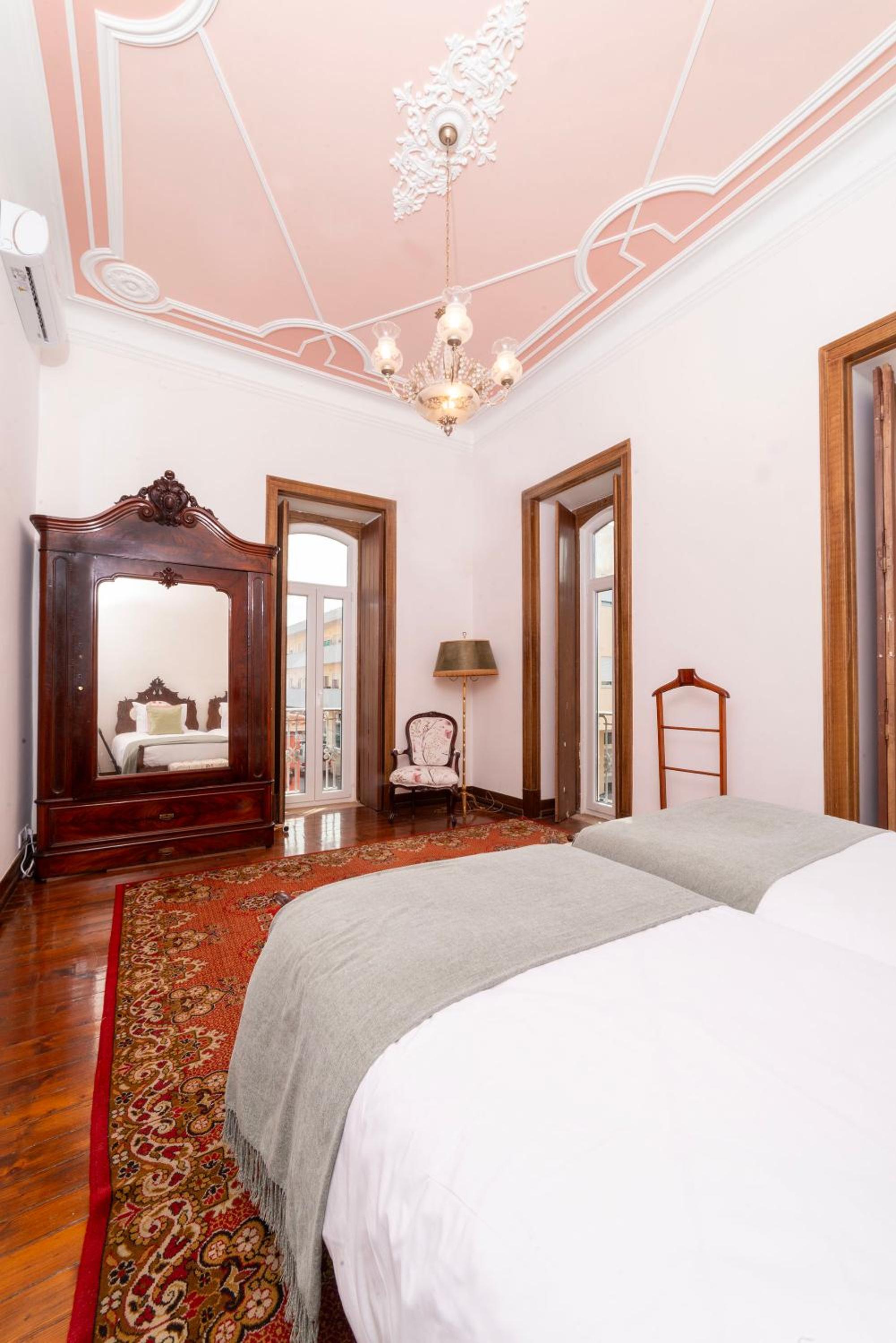 Casa das Amendoeiras