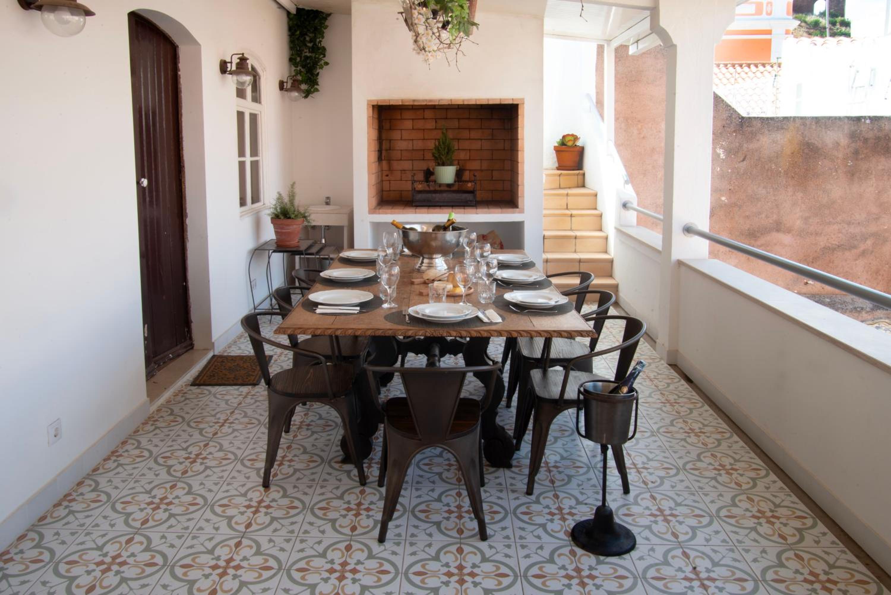 Casa das Amendoeiras