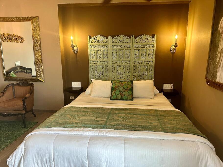 Mansión con suites, piscina, jacuzzi y rooftop