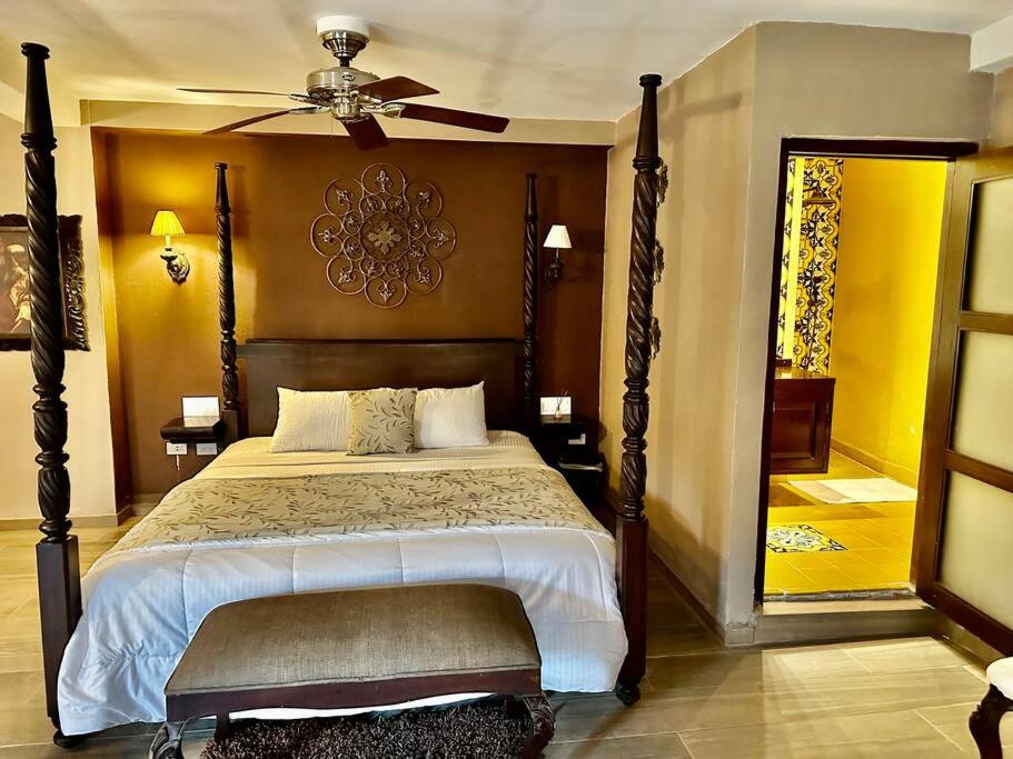Mansión con suites, piscina, jacuzzi y rooftop
