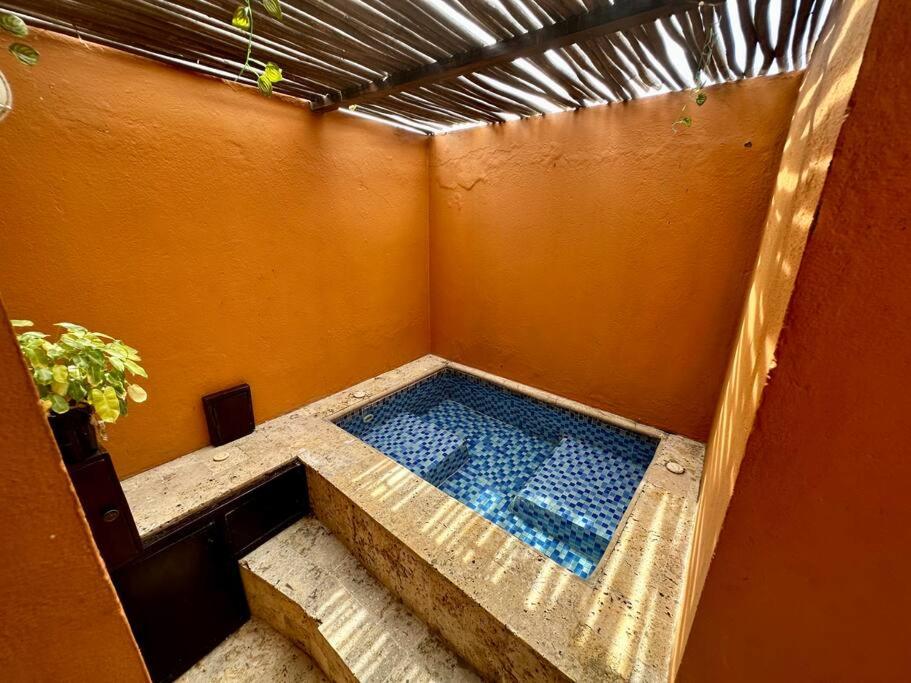 Mansión con suites, piscina, jacuzzi y rooftop