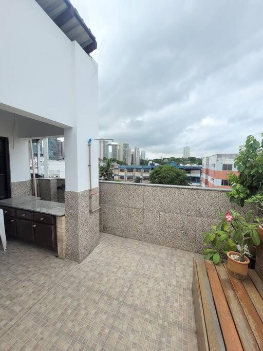 Cobertura Duplex 2 quartos no Rio Vermelho