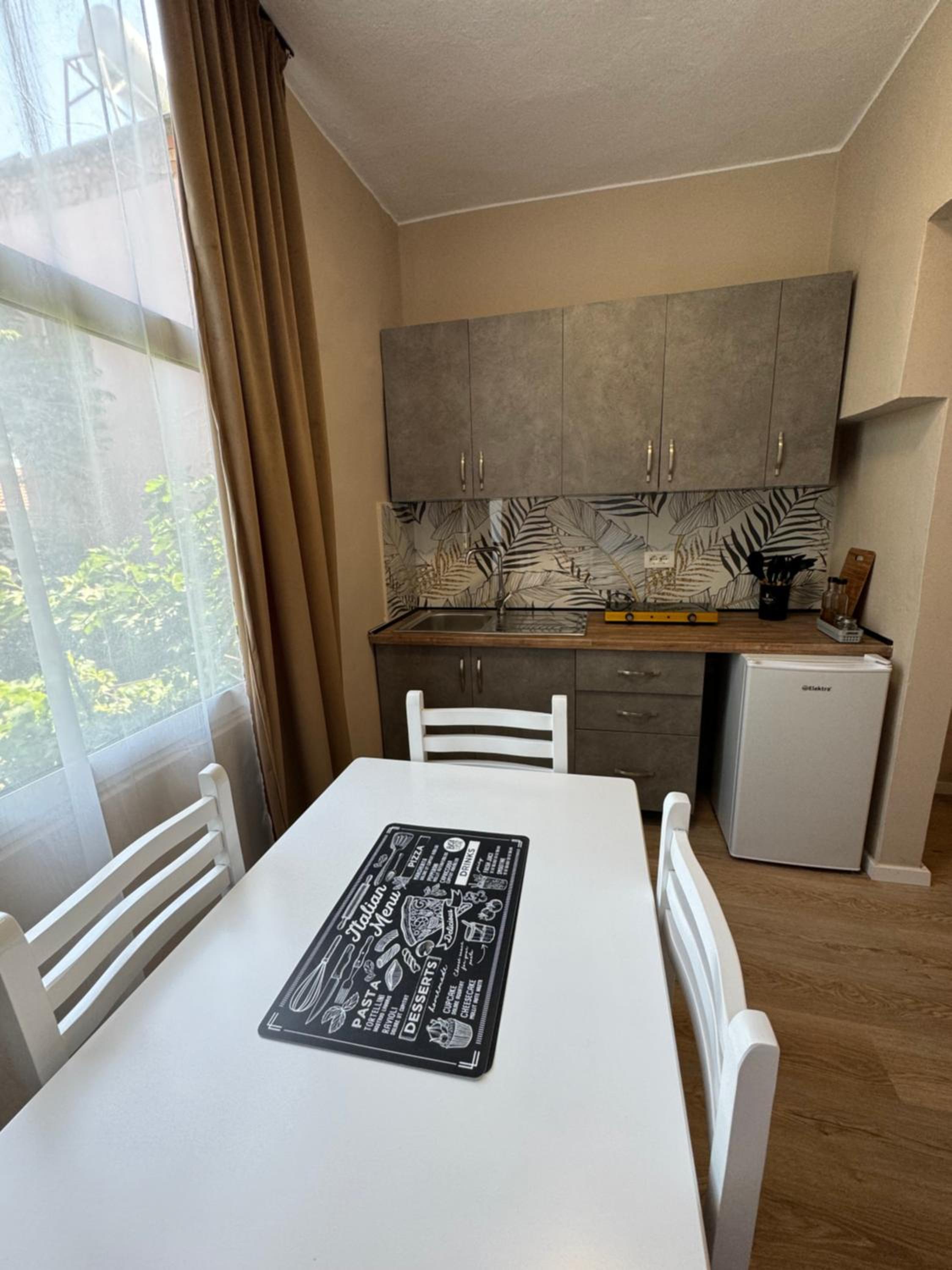Bejart Apartment 6
