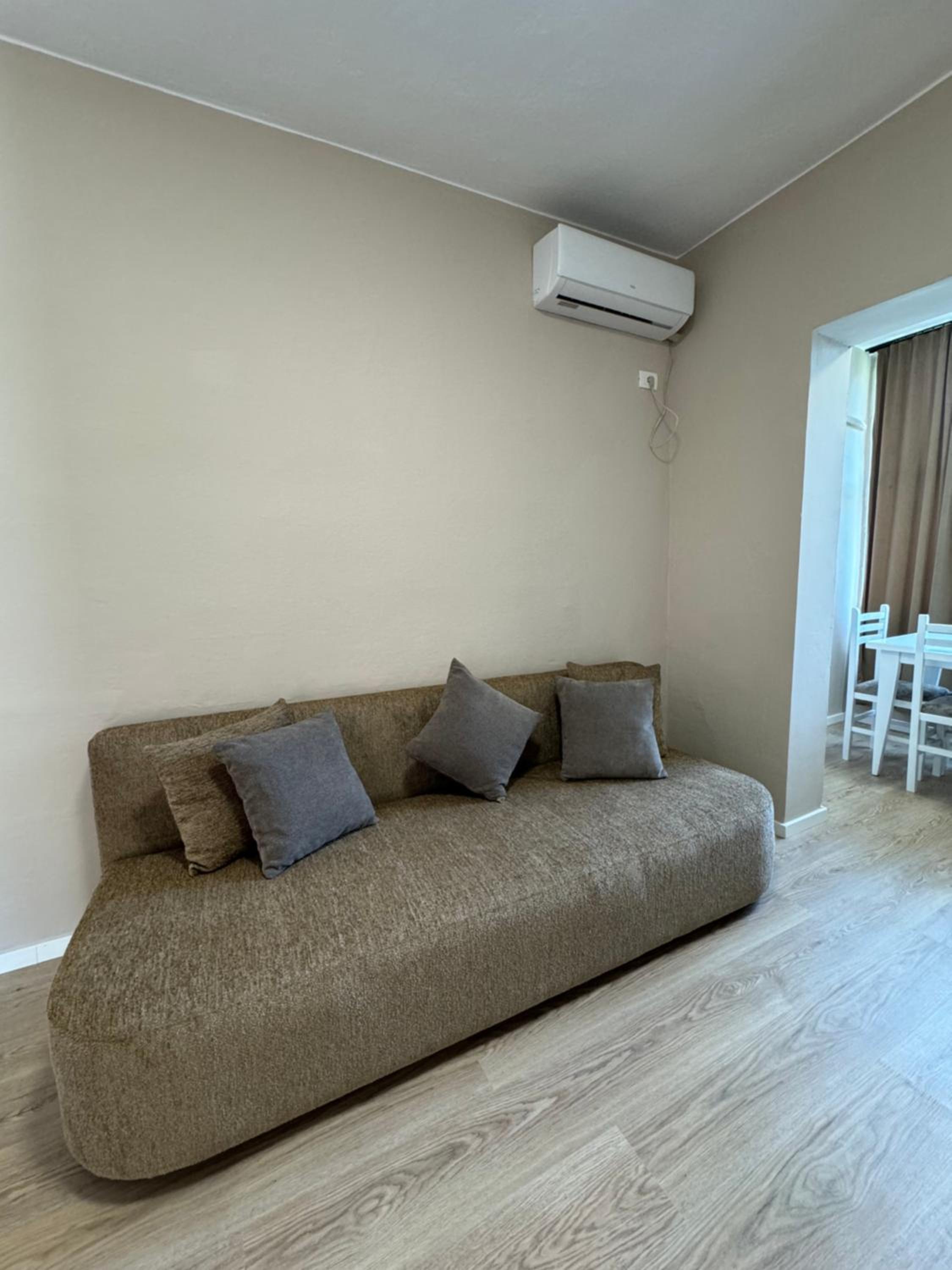 Bejart Apartment 6