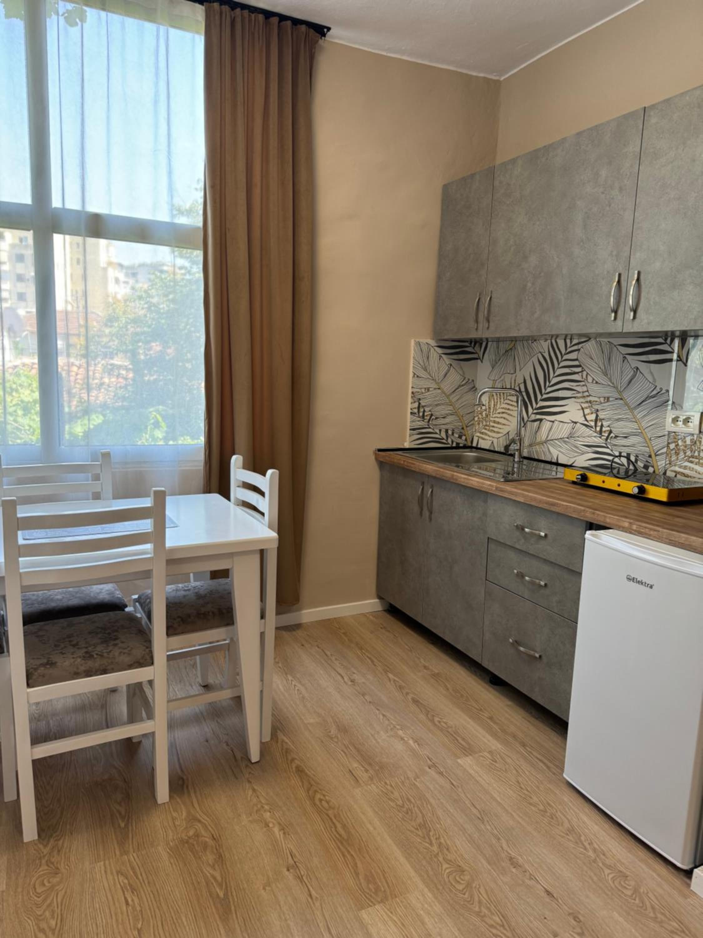 Bejart Apartment 6