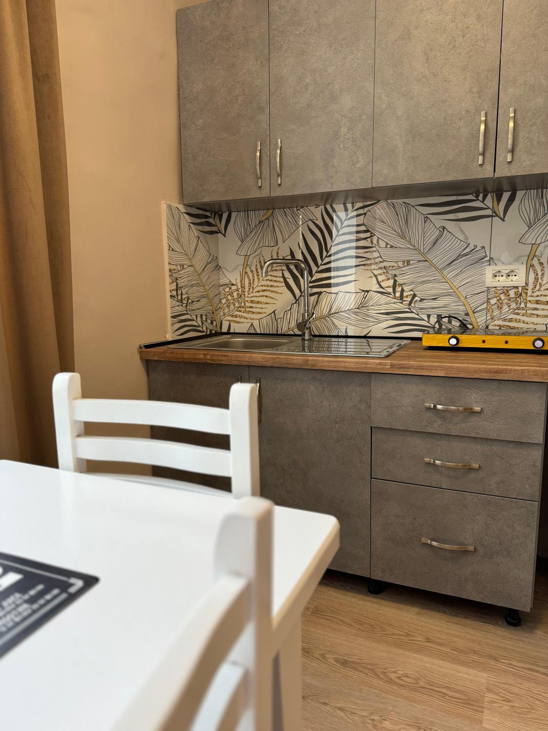 Bejart Apartment 6