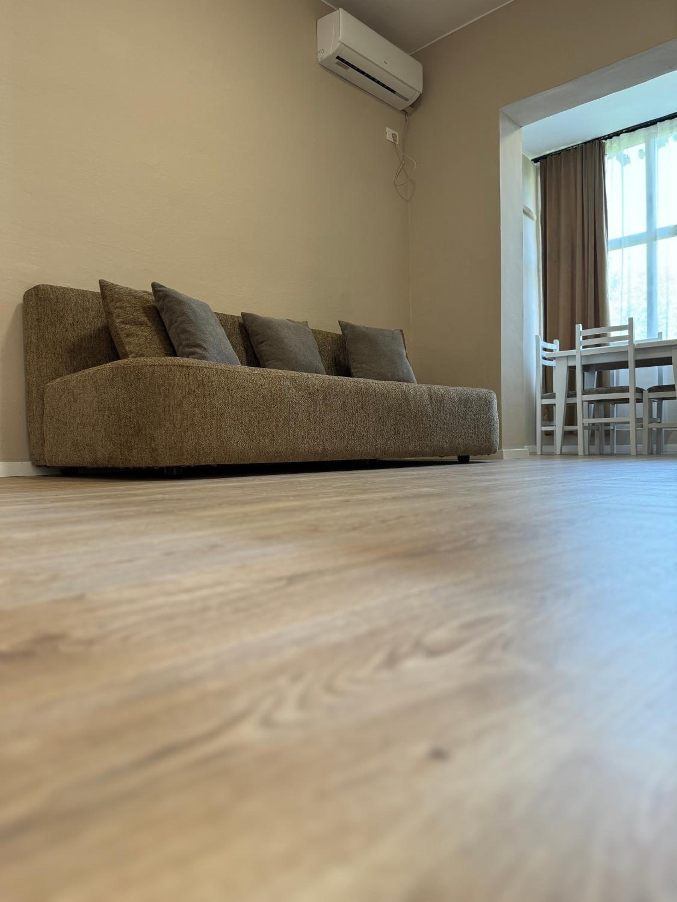 Bejart Apartment 6