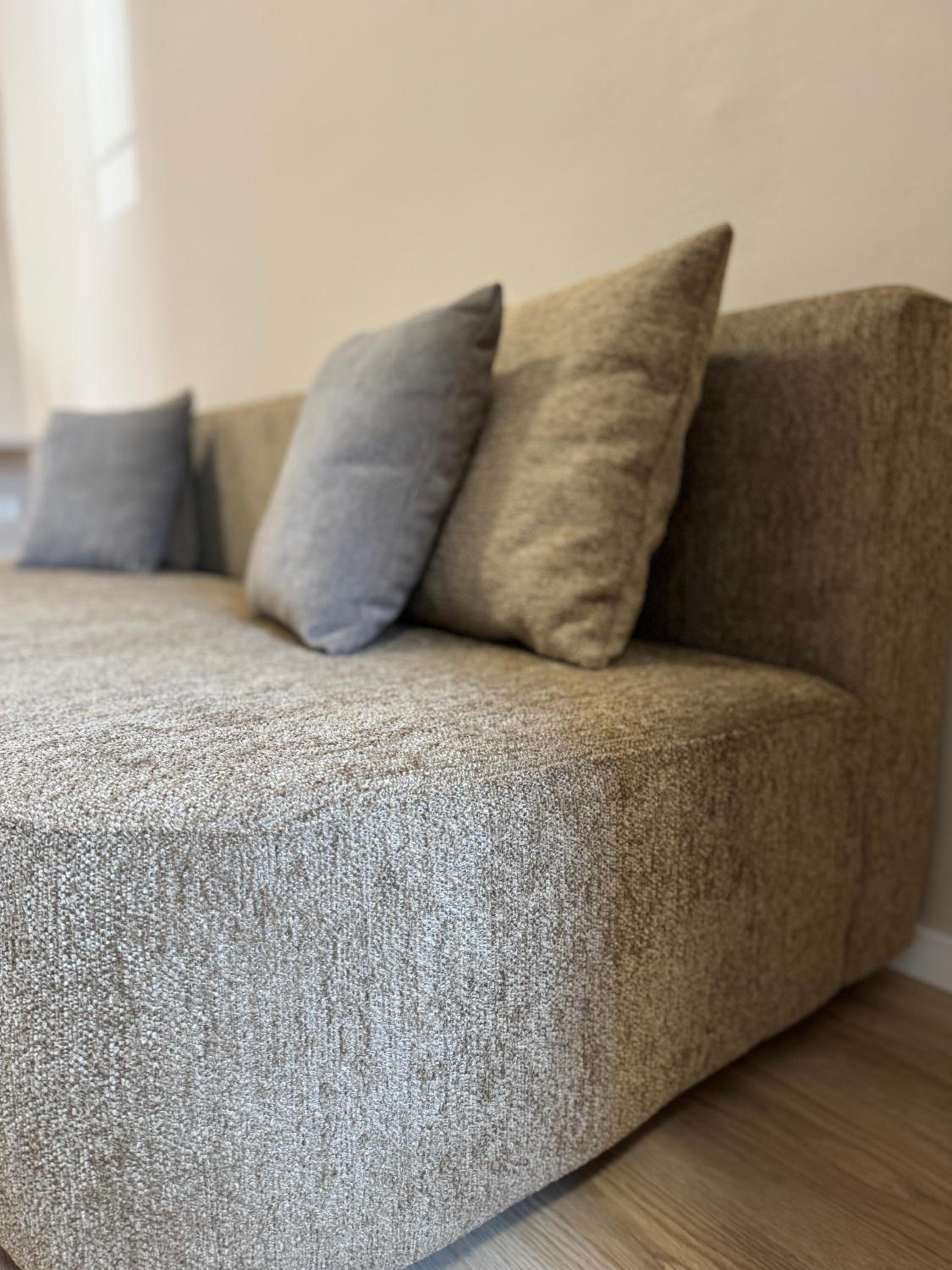 Bejart Apartment 6