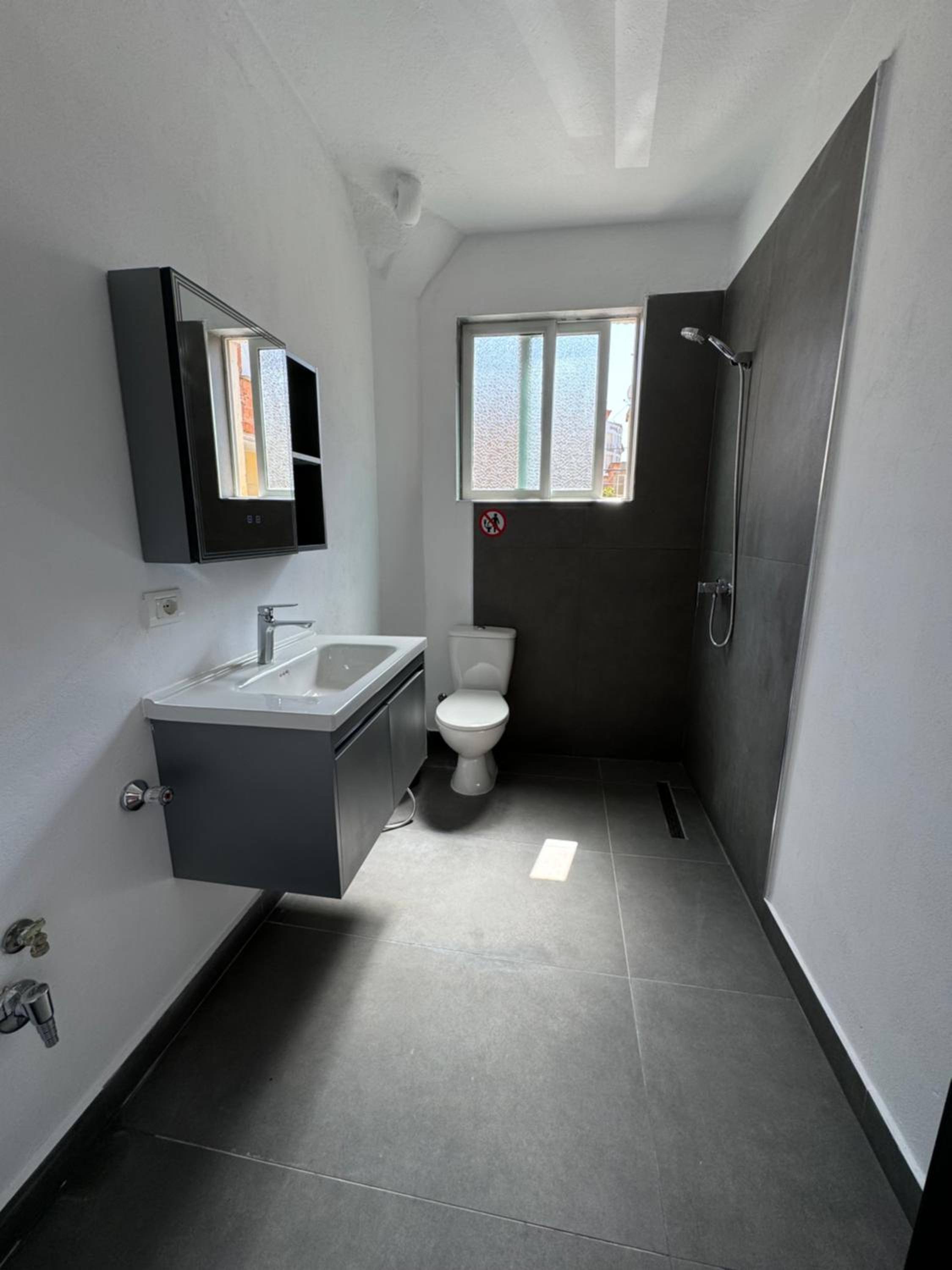 Bejart Apartment 6