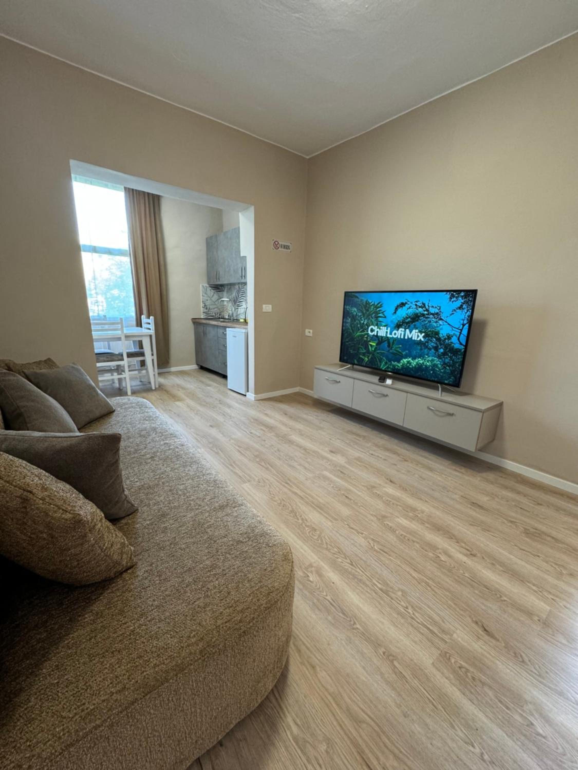 Bejart Apartment 6