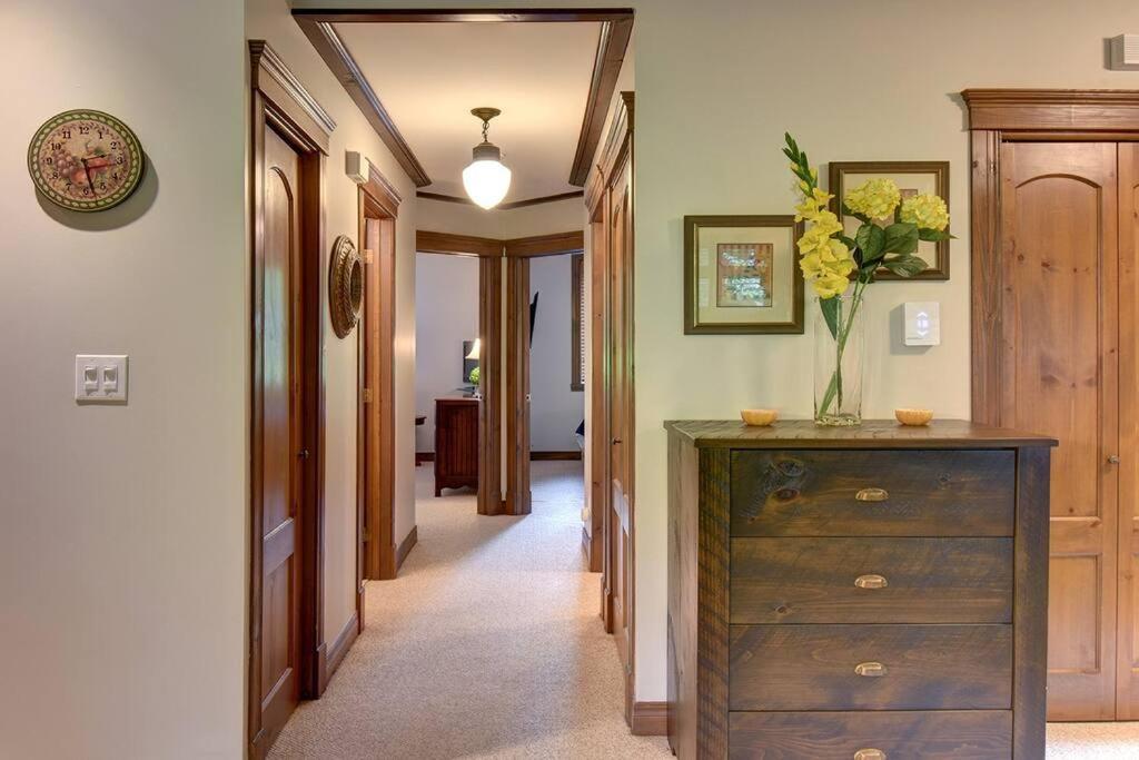 Manoirs-Luxury Golf - 1KM to Mont-Tremblant with AC