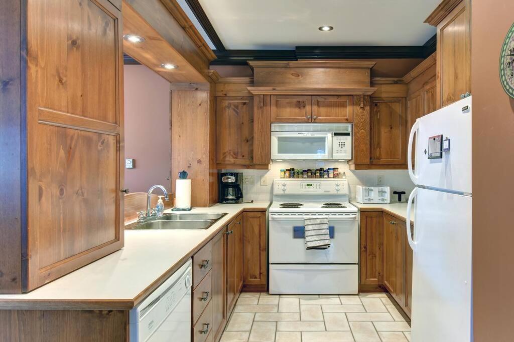 Manoirs-Luxury Golf - 1KM to Mont-Tremblant with AC