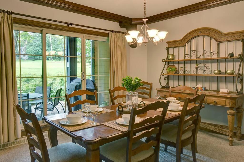 Manoirs-Luxury Golf - 1KM to Mont-Tremblant with AC