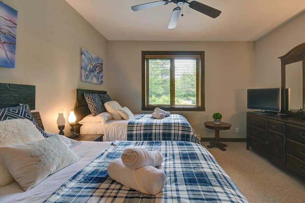 Manoirs-Luxury Golf - 1KM to Mont-Tremblant with AC