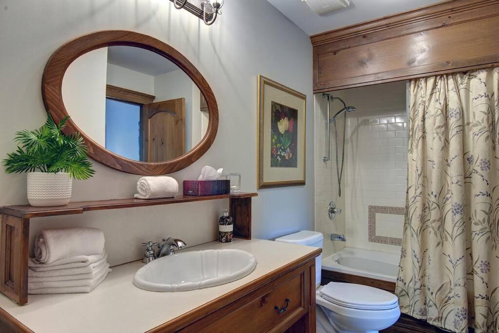 Manoirs-Luxury Golf - 1KM to Mont-Tremblant with AC