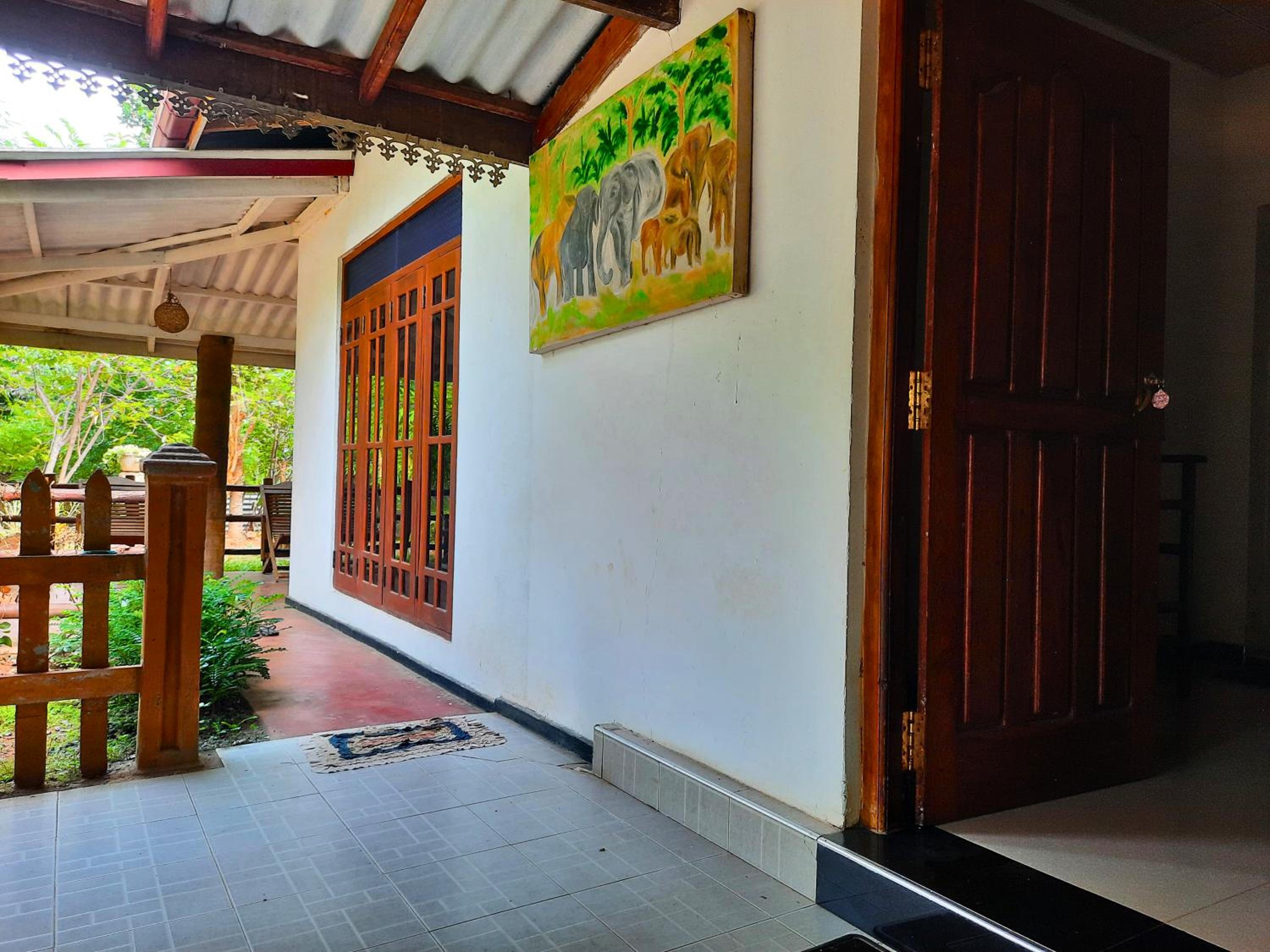 Batu's Safari lodge Udawalawe