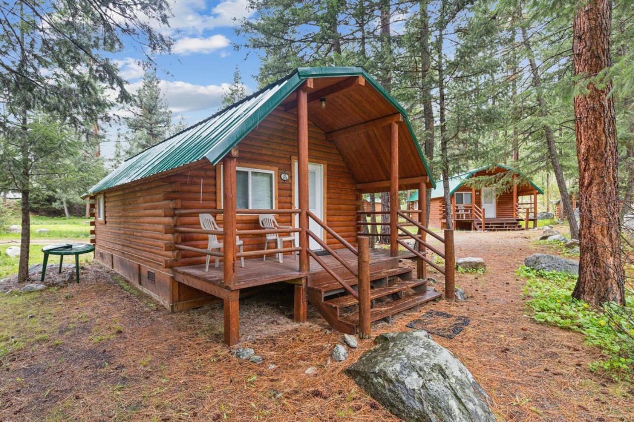 Lost Horse Lodge King Cabin 9 view 5