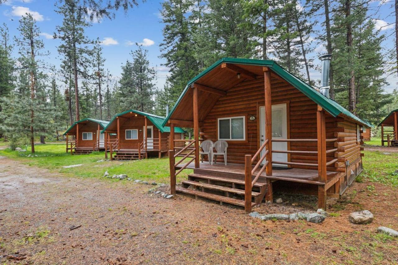 Lost Horse Lodge Double Queen Cabin 14 view 2