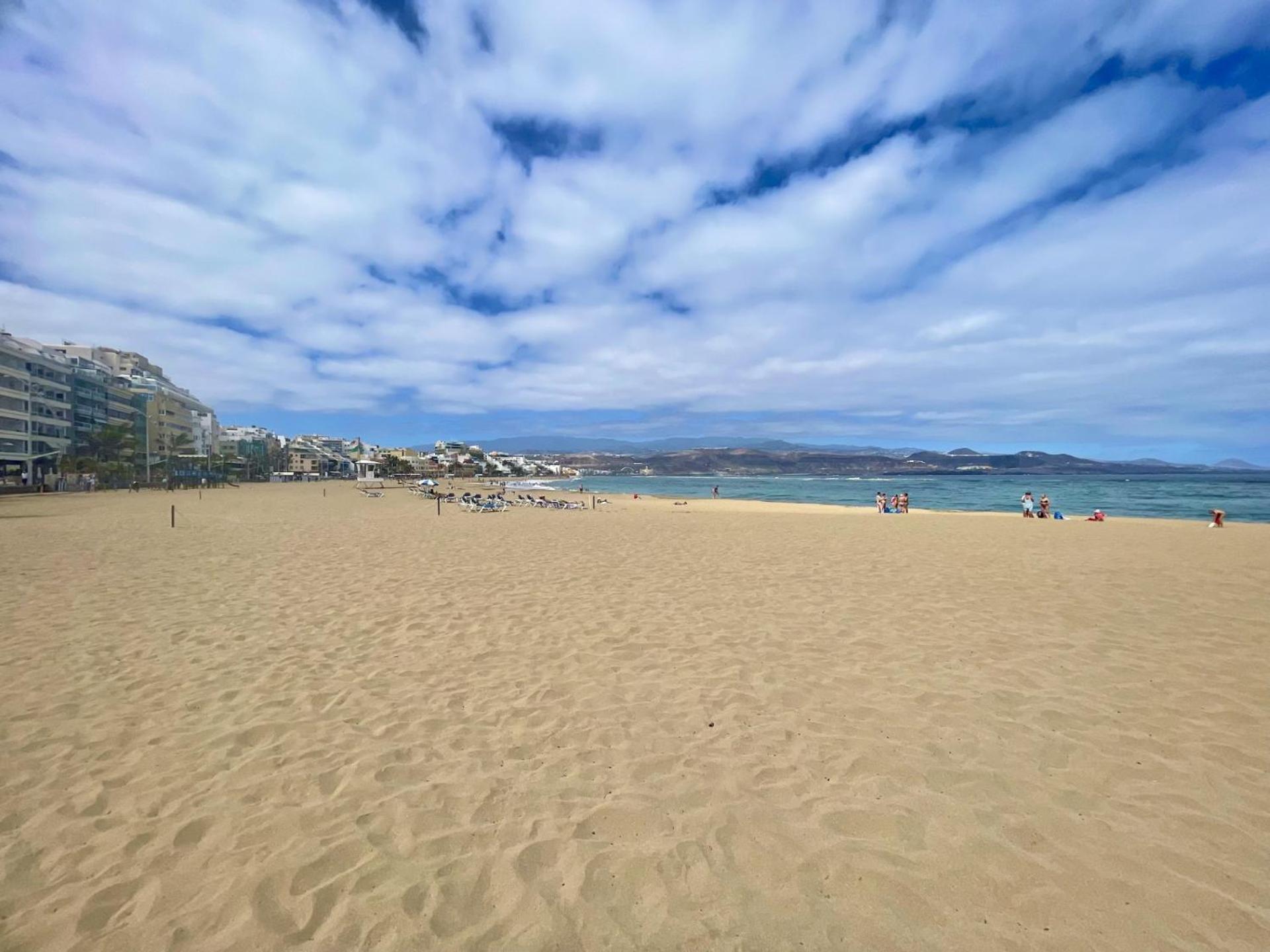 Beachfront Stunning Views