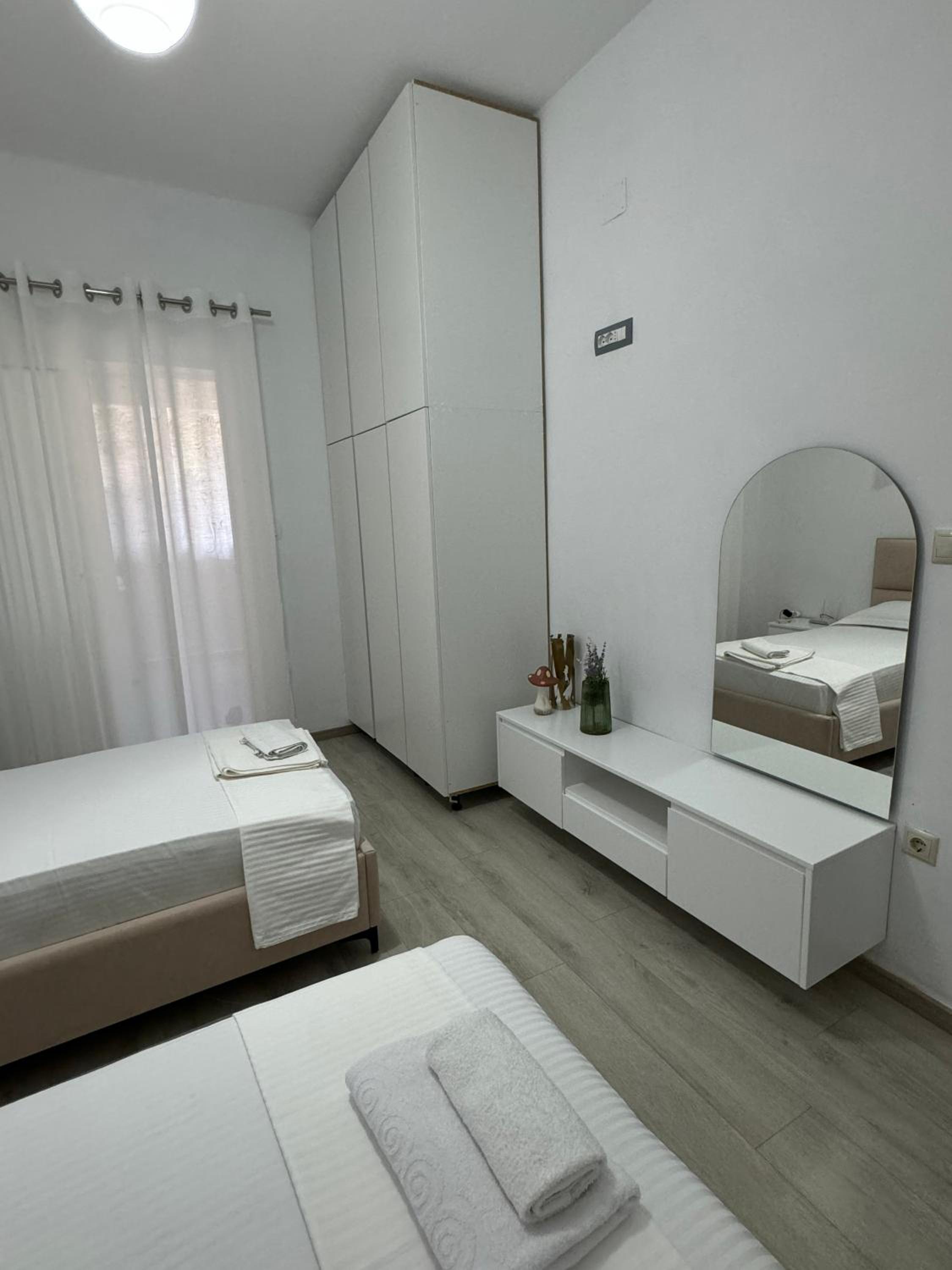Dadaj Apartments
