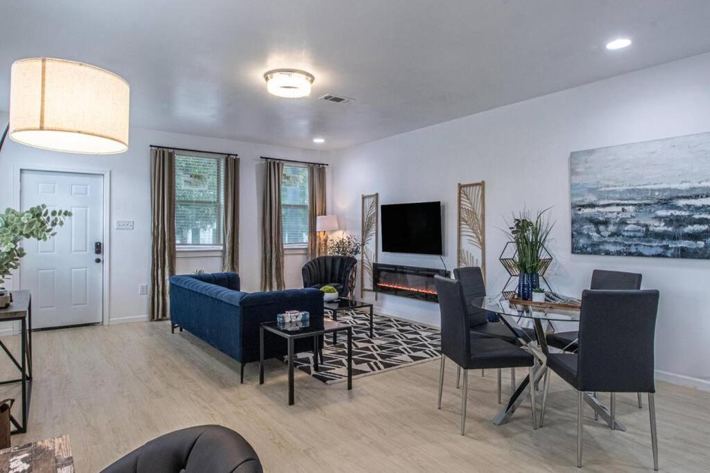 Luxury 6 Bedroom Oasis photo 4