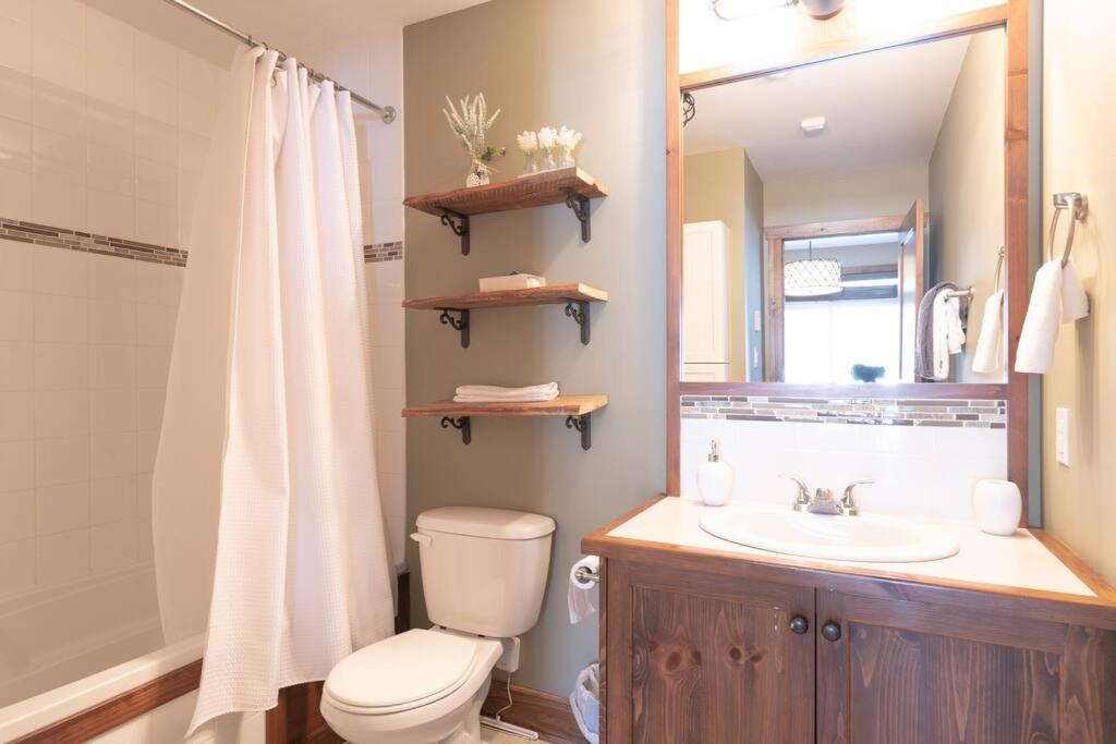 Les Eaux Tremblant - Luxury Chalet with Pool & Spa and AC