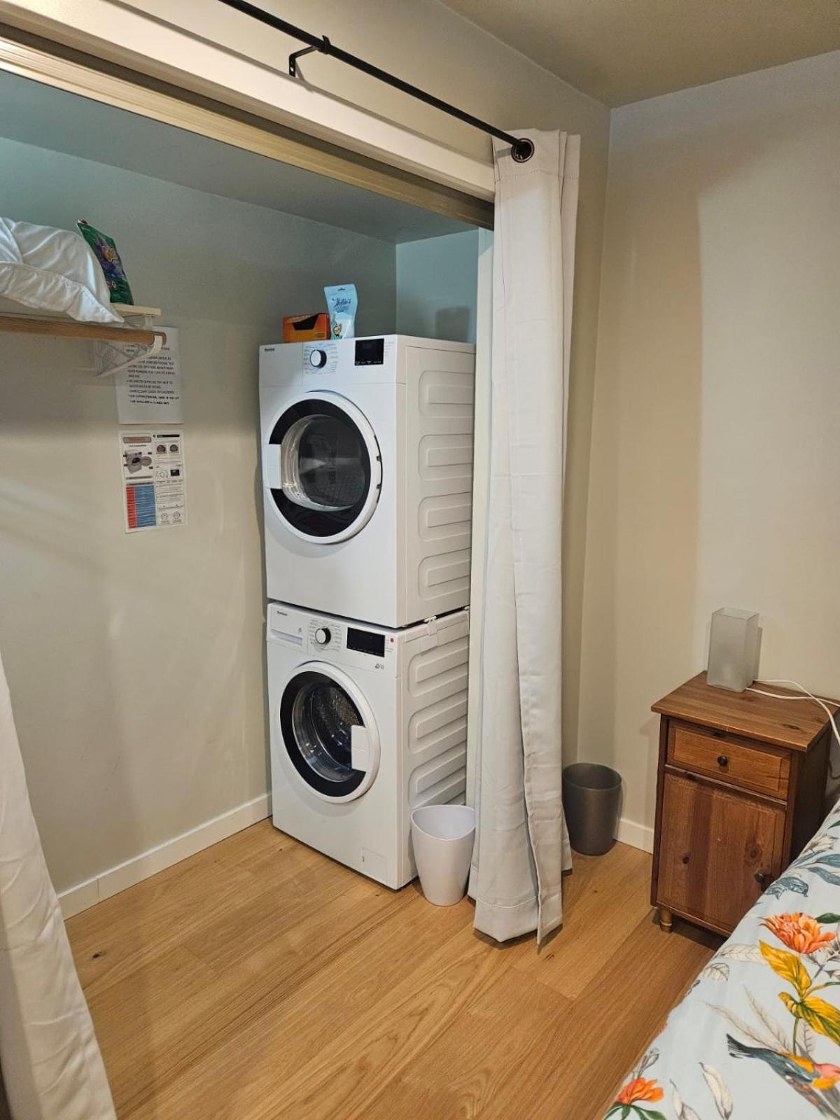 Lovely 1 Bedroom Suite Near Town