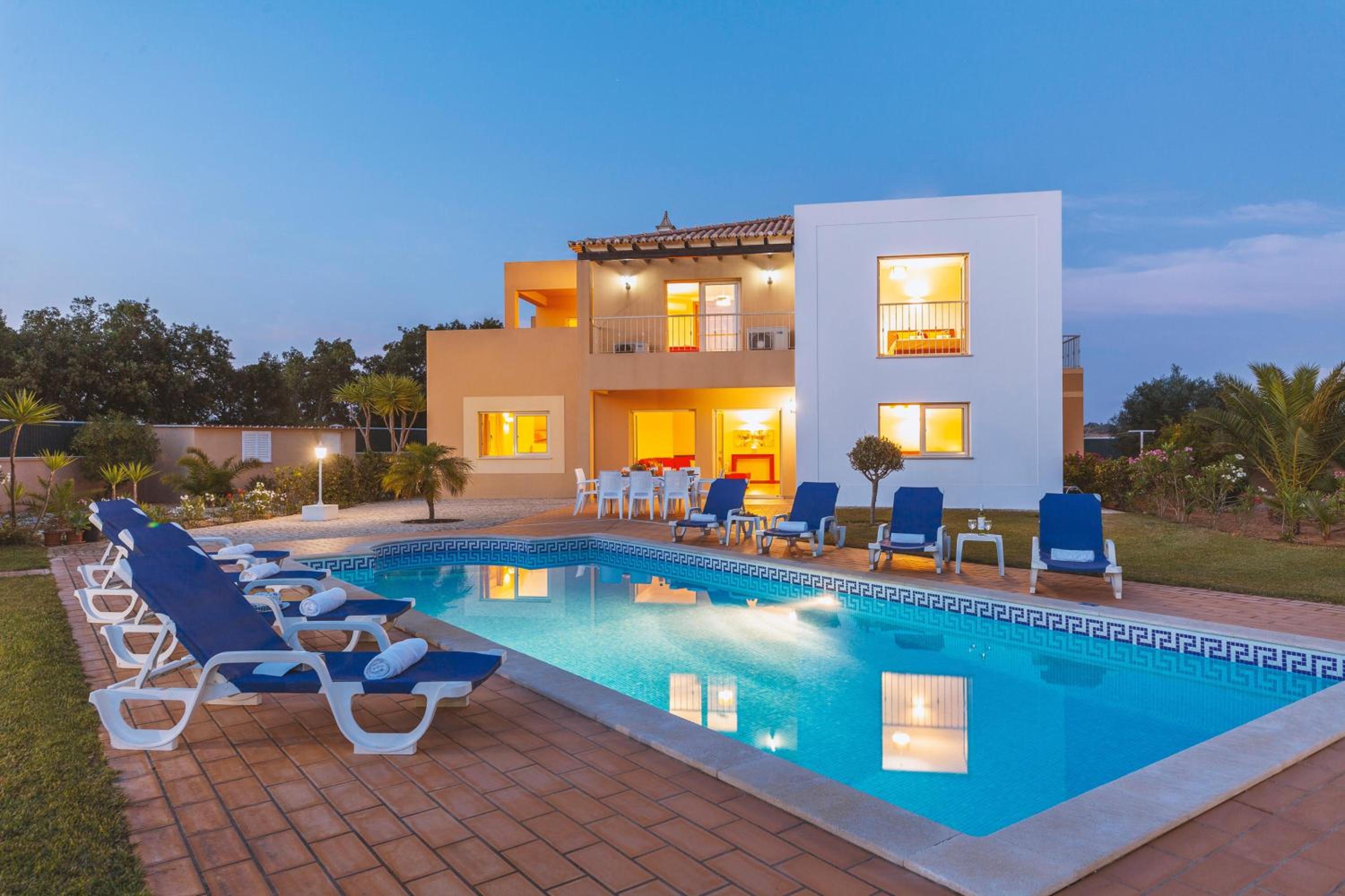 Villa Maya Bay - com piscina aquecível de água salgada - Galé, Albufeira view 5
