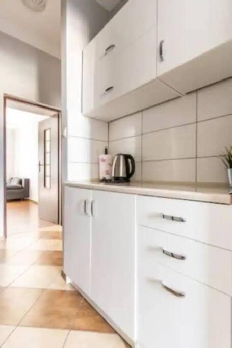 Golden Apartments Warsaw - Comfortable 2-Bedroom in City Center, Marszałkowska