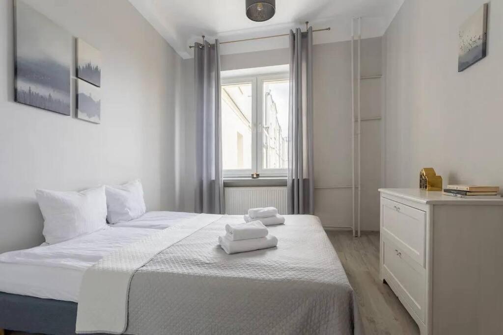 Golden Apartments Warsaw - Comfortable 2-Bedroom in City Center, Marszałkowska