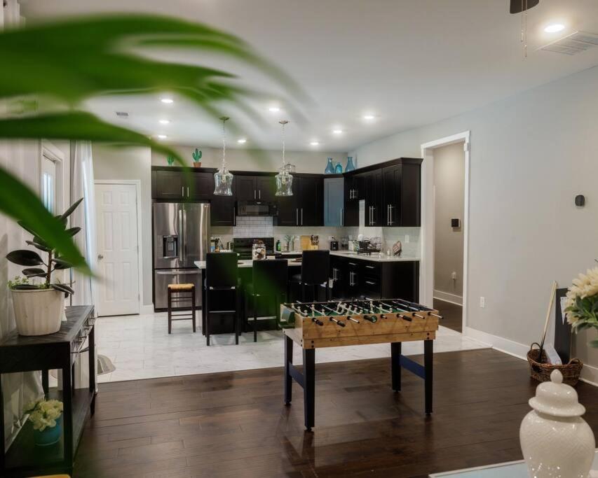 Incredible King Bed Room Private Entry & Bathroom view 4