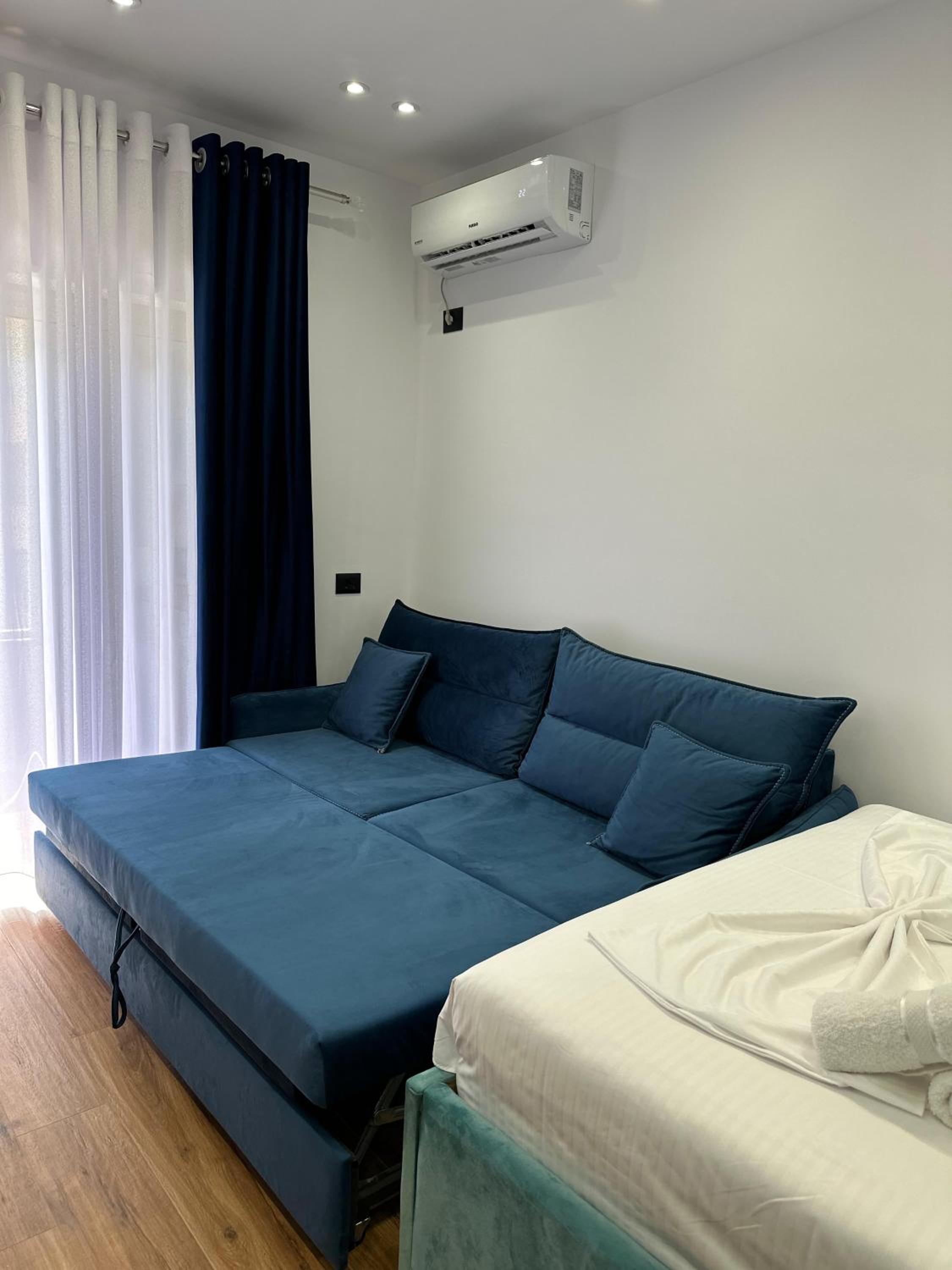 Modern & Cozy Golem Apartment