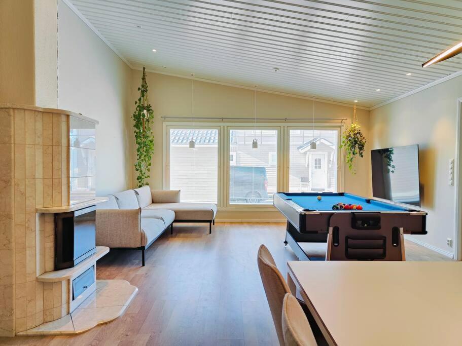 The Sunny Villa
